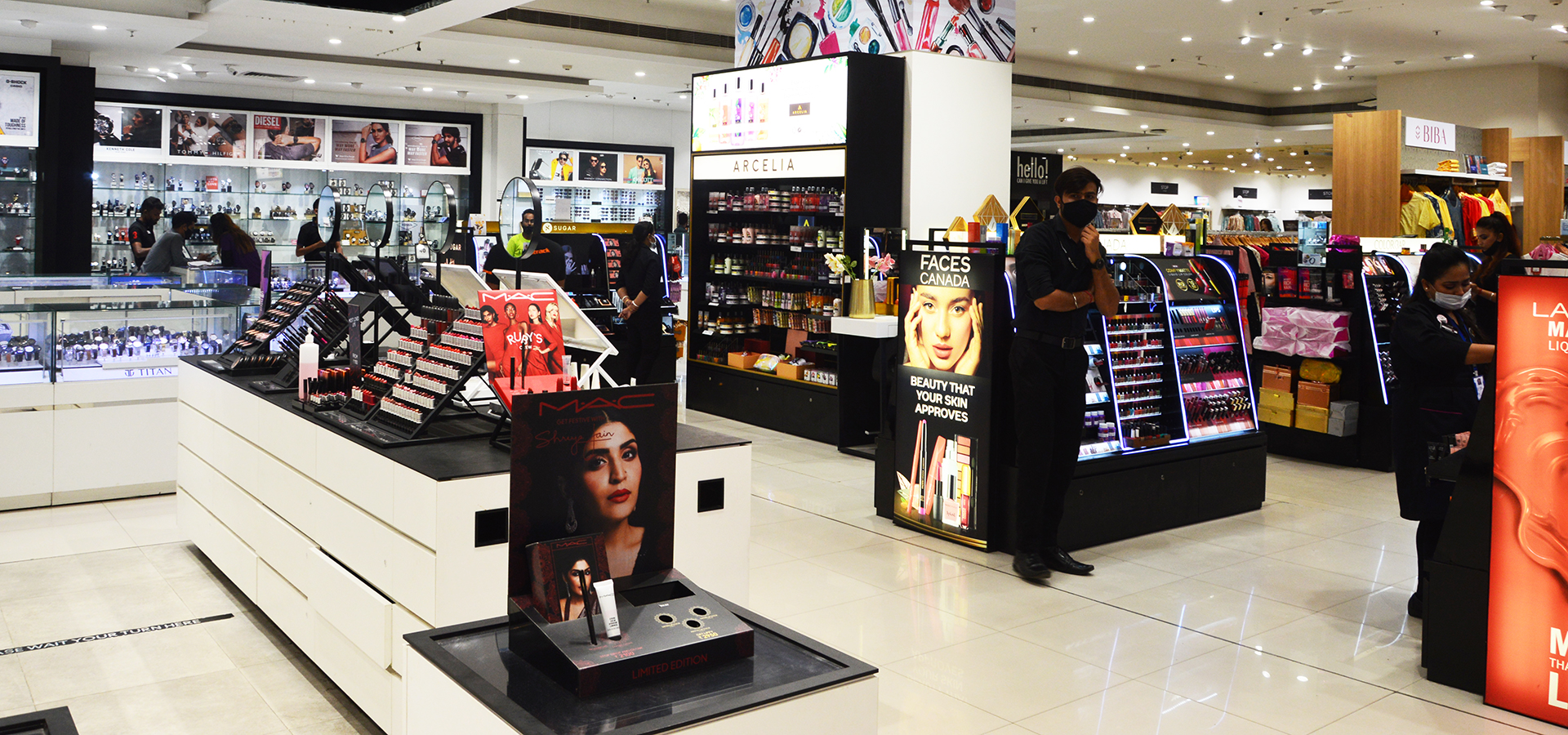 Shoppers Stop store photos in mall