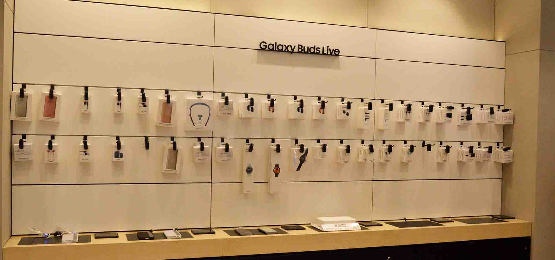 Samsung store photos in mall