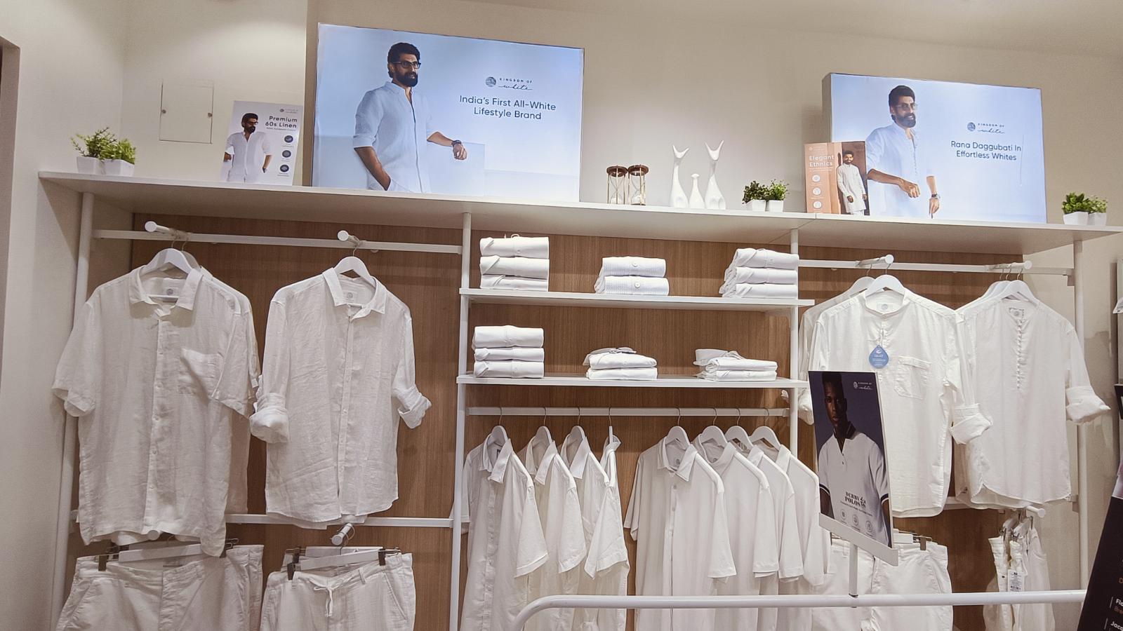 Kingdom of White store photos in mall