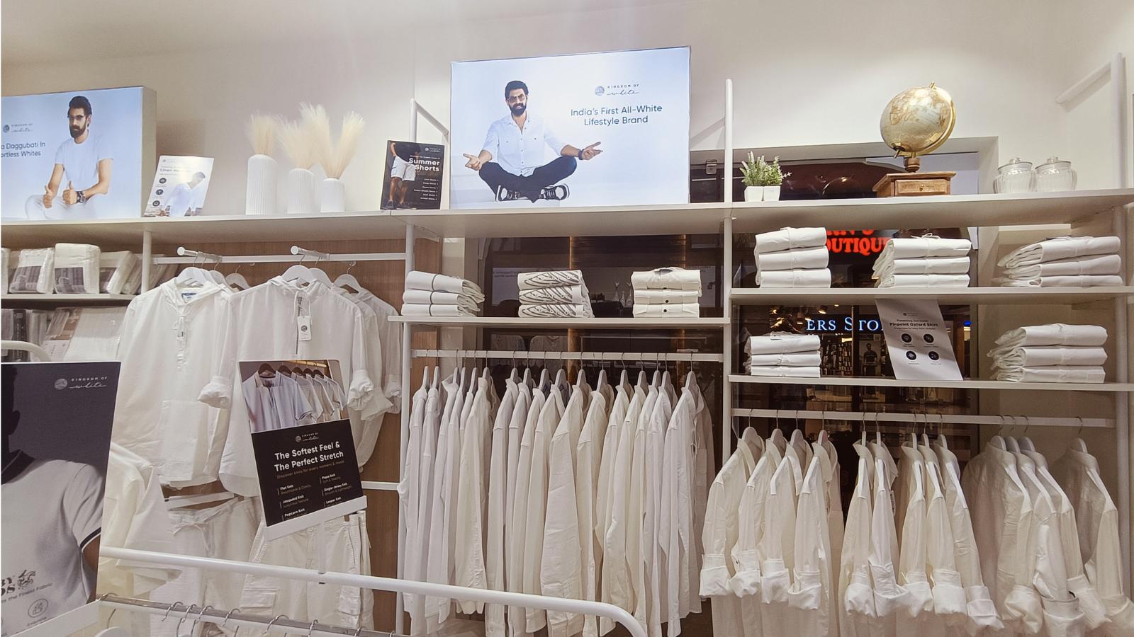 Kingdom of White store photos in mall