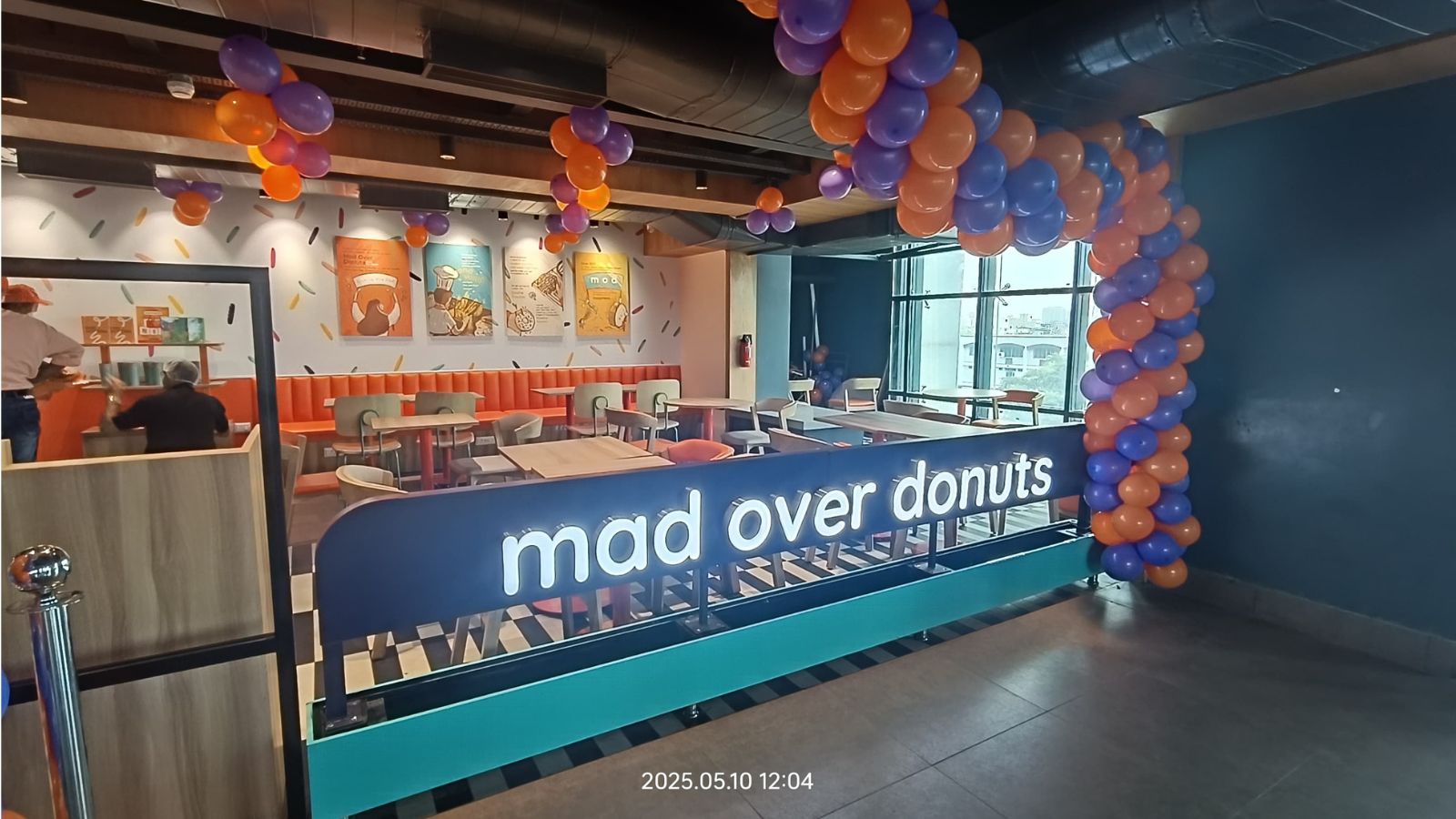 Mad Over Donuts store photos in mall