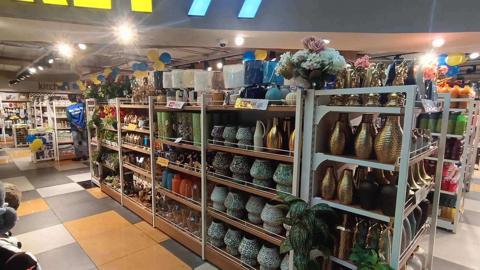 Market 99 store photos in mall