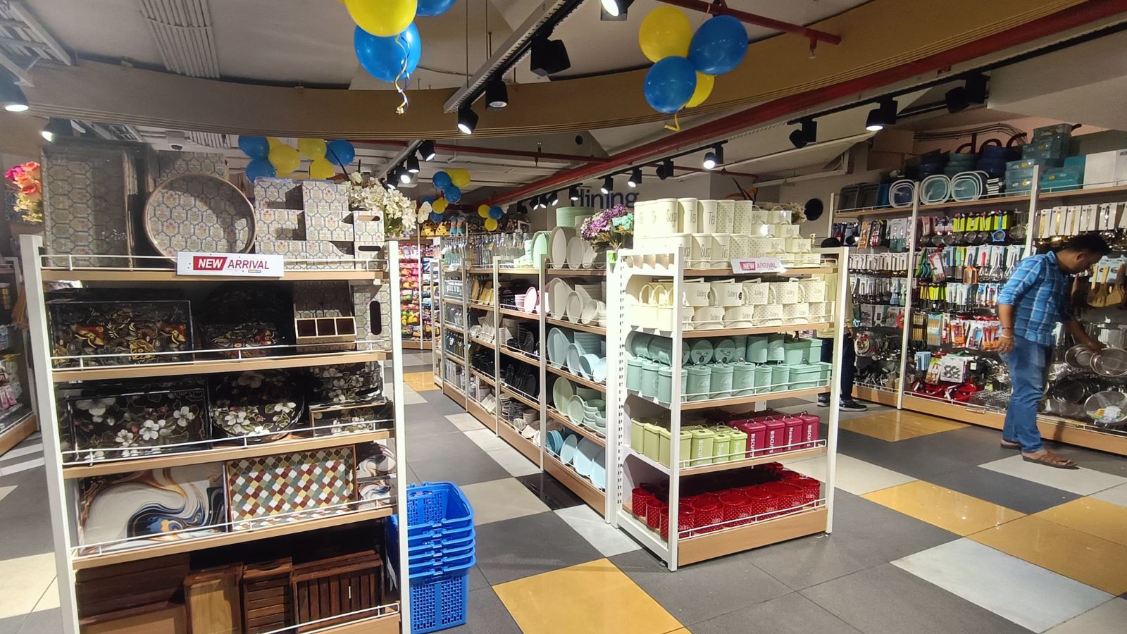 Market 99 store photos in mall