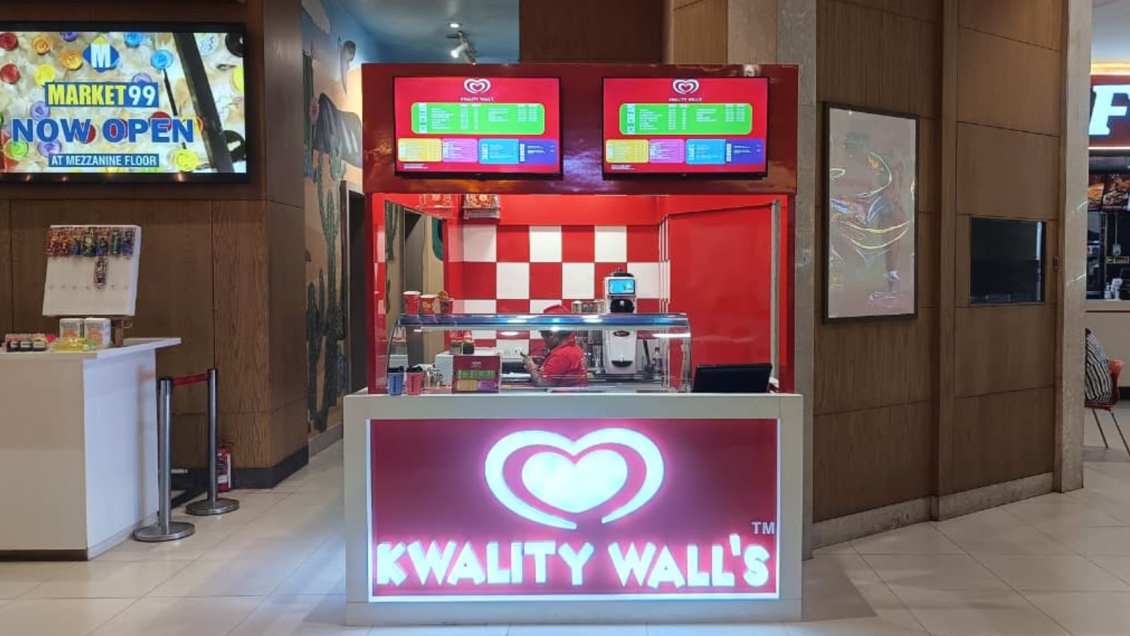 Kwality Wall’s store photos in mall