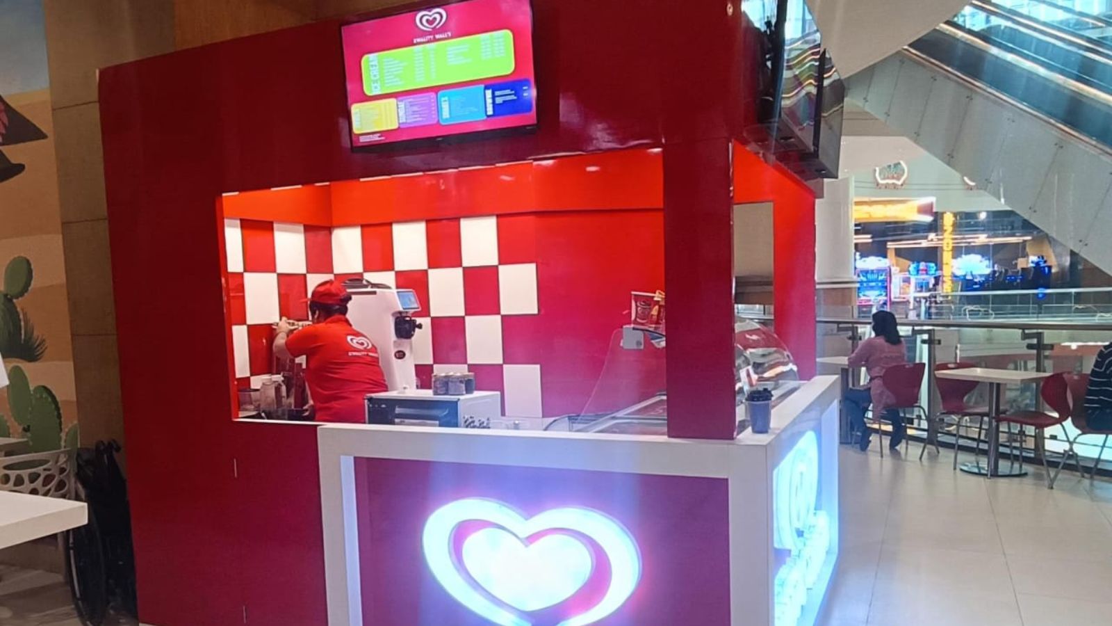 Kwality Wall’s store photos in mall