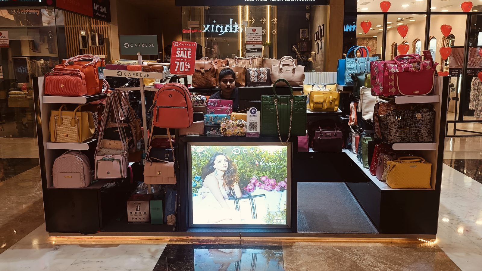 Caprese store photos in mall