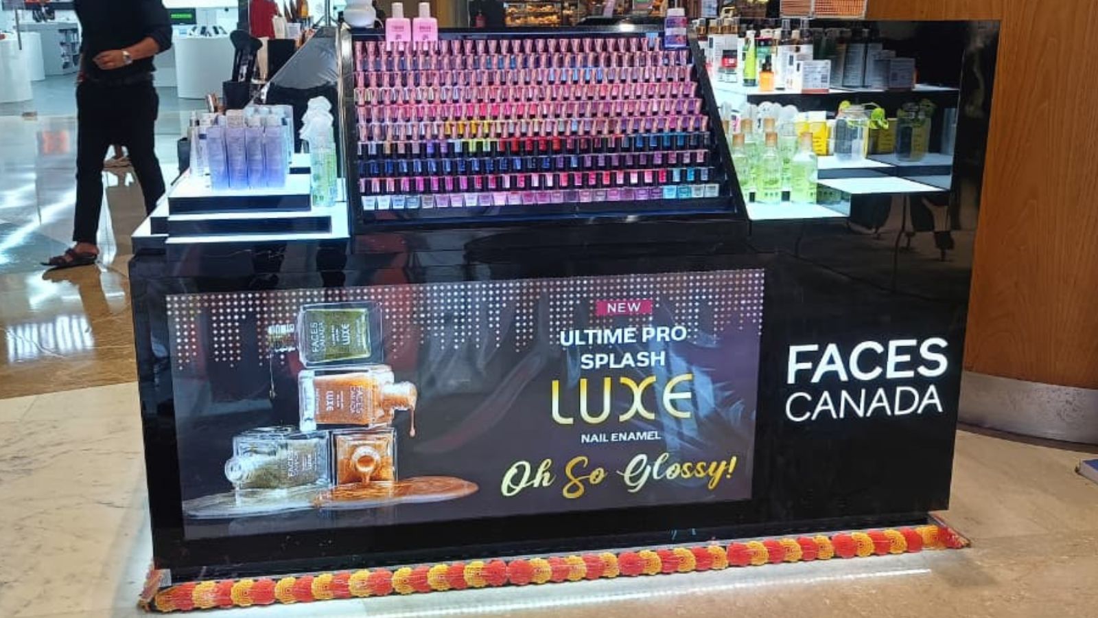 Faces Canada store photos in mall