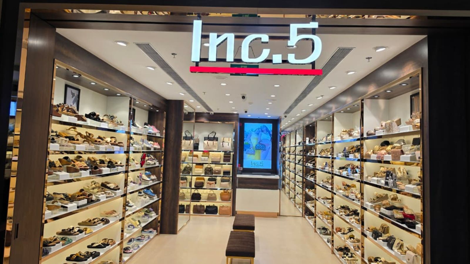 Inc.5 store photos in mall